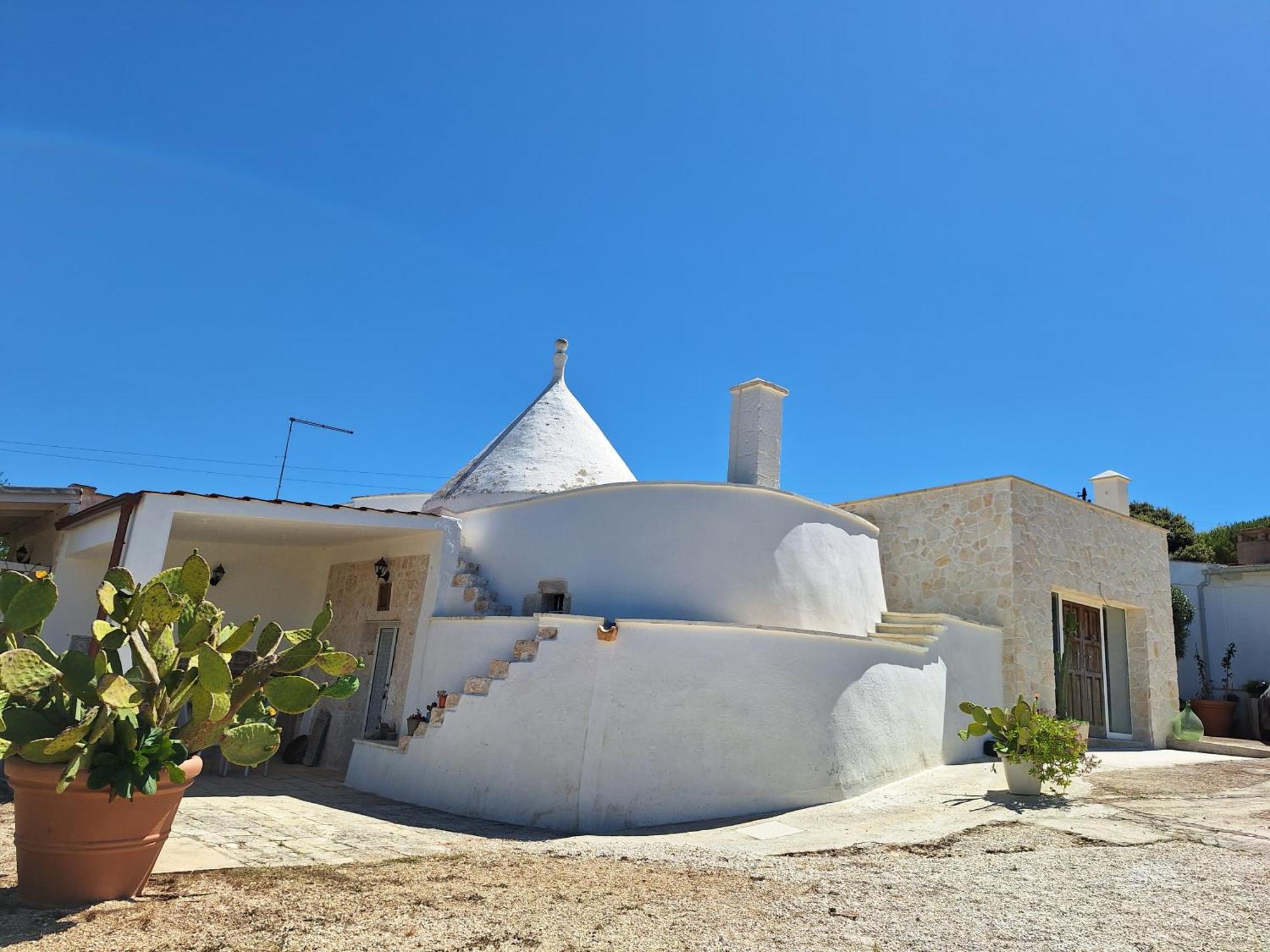 Holiday Home Trullo Antico Ostuni Dış mekan fotoğraf